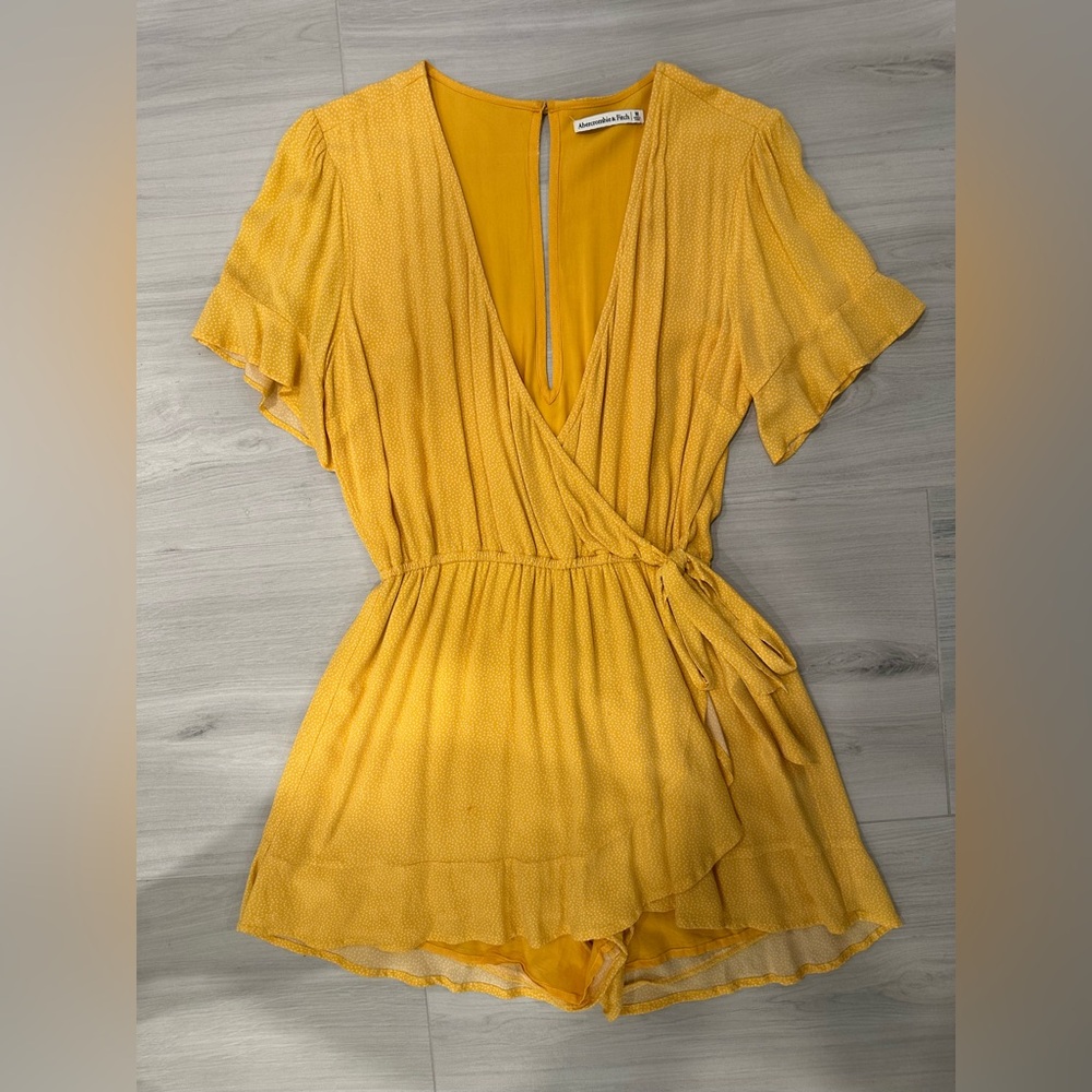 A&F • Yellow V Neck Romper • Size Medium